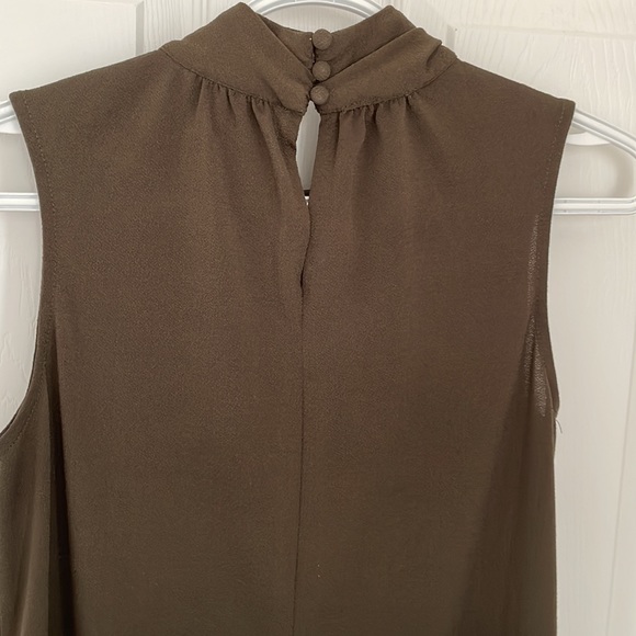 3/$15 🛍H&M top - Picture 3 of 4